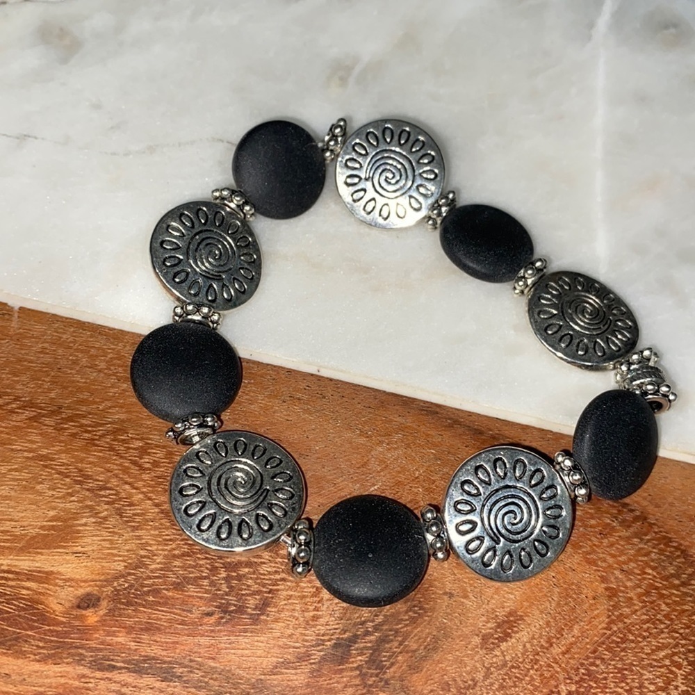 Beaded southwestern bracelet stretch
